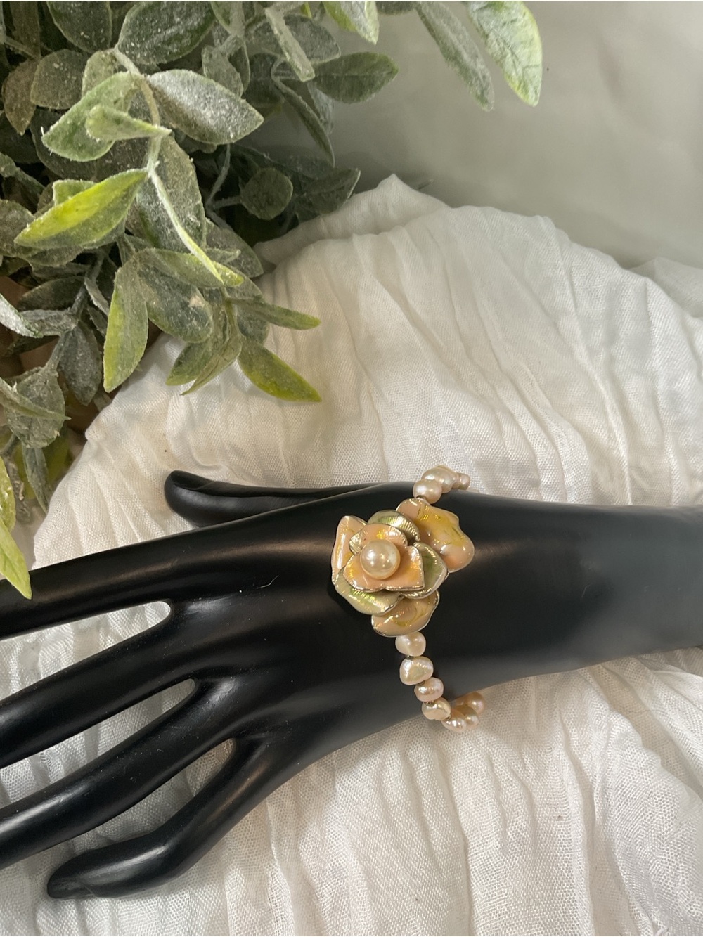 Vintage Freshwater Rice Pearl Stretch Bracelet Carved MOP Camellia Flower
